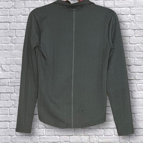 Nike Long-Sleeve Half-Zip Top — Size XS - Picture 3 of 6